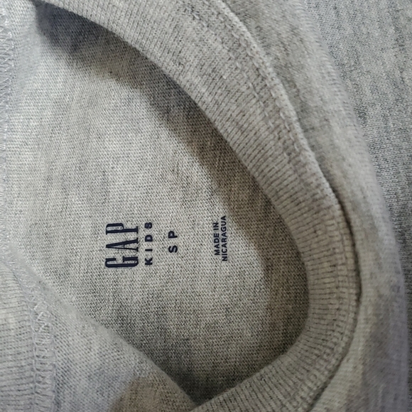 🎉HOST PICK 🆕️ DISNEY/GAP BOYS SHORT SLEEVE SHIRTS BUNDLE - Picture 5 of 9